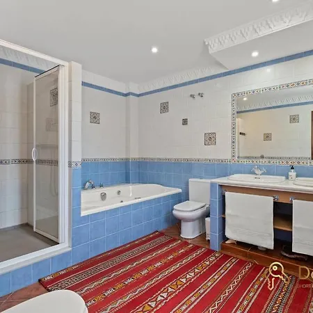 Casa Con 3 En El Tarajal Málaga