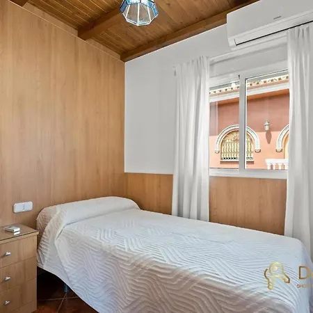 Casa Con 3 En El Tarajal Málaga