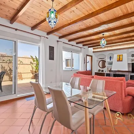 Casa Con 3 En El Tarajal Holiday home *
