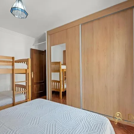 Casa Con 3 En El Tarajal *