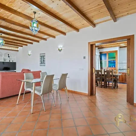 Casa Con 3 En El Tarajal Holiday home *