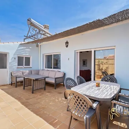 Casa Con 3 En El Tarajal